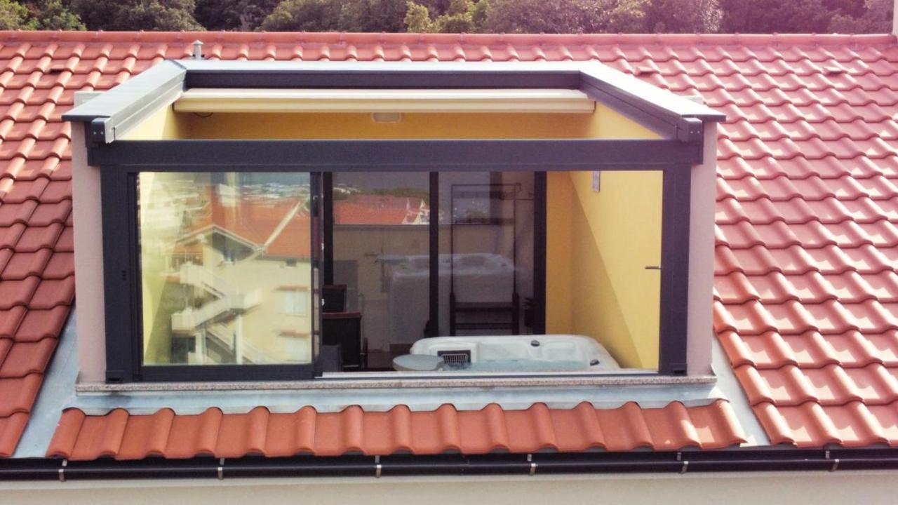 Apartments Nina Rab Town Exterior photo
